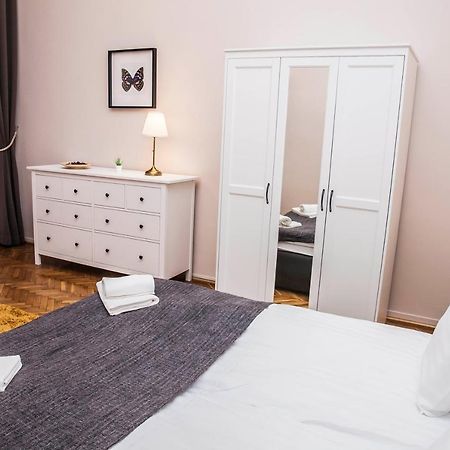Fullmoon Apartments 1 Szeged Ngoại thất bức ảnh