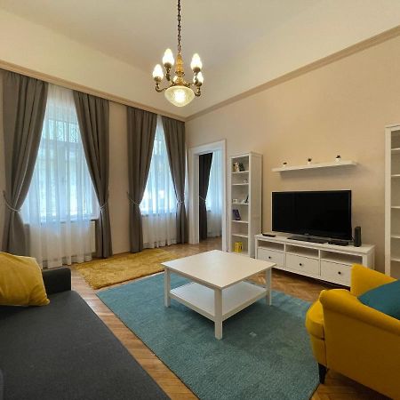 Fullmoon Apartments 1 Szeged Ngoại thất bức ảnh