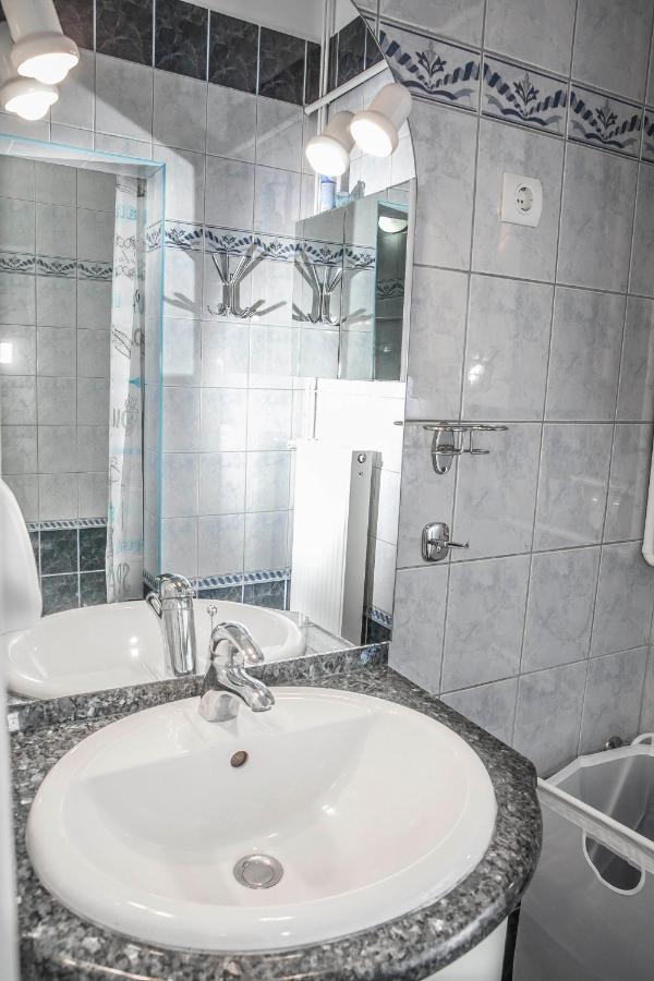 Fullmoon Apartments 1 Szeged Ngoại thất bức ảnh
