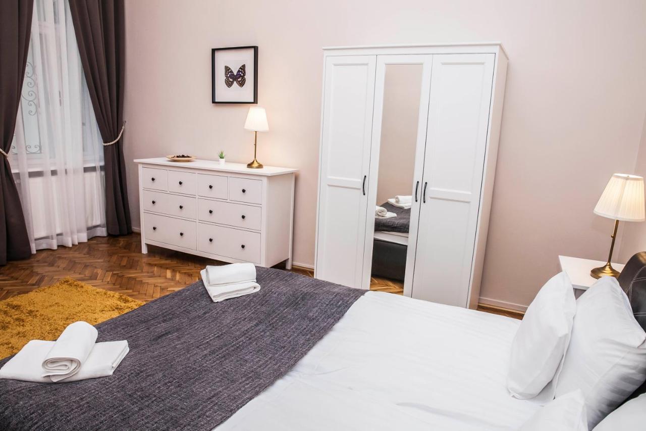 Fullmoon Apartments 1 Szeged Ngoại thất bức ảnh